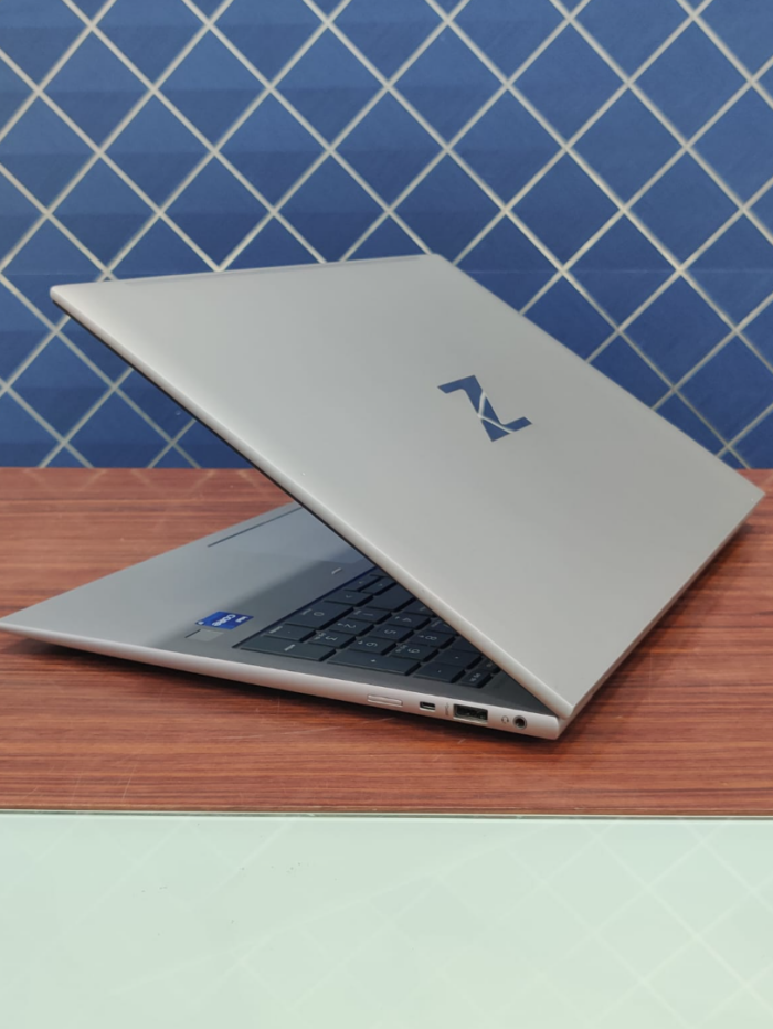 HP ZBOOK FIREFLY G9