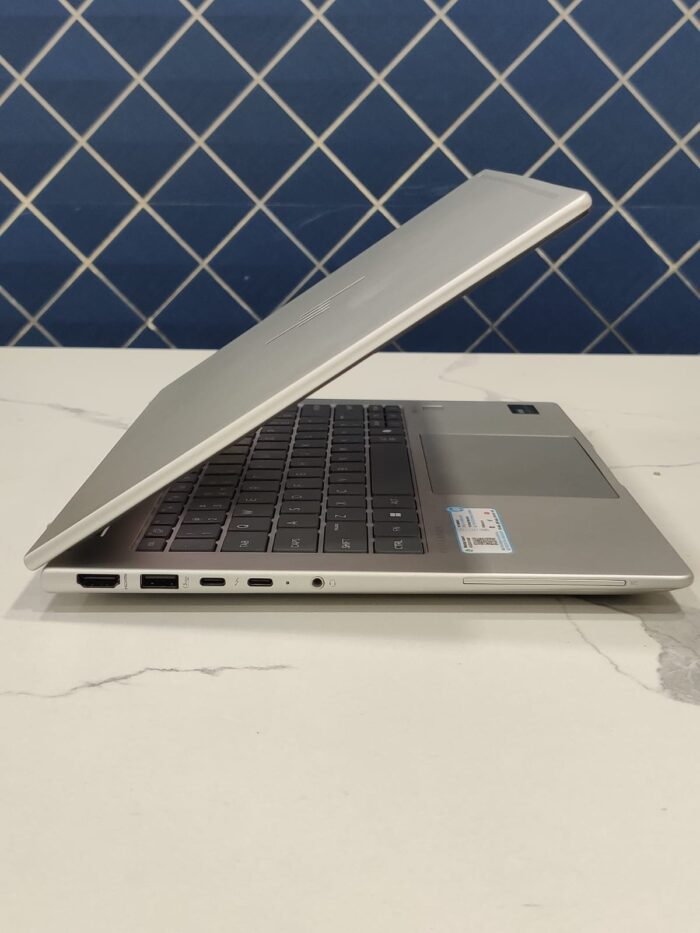 HP EliteBook 640 G11