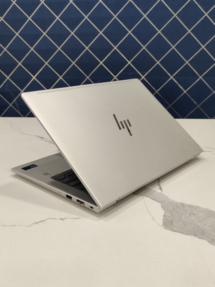 HP EliteBook 640 G11